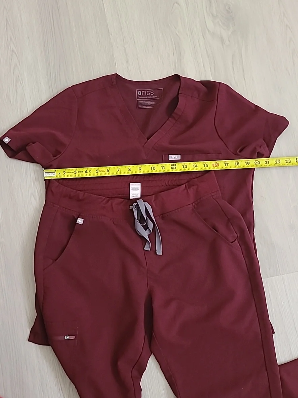 Figs Technical Burgundy Zamora Jogger Catarina Top Medium Womens Nurse - Picture 7 of 9